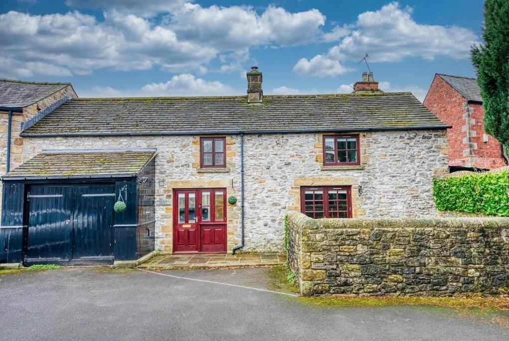 Delightful Two-Bedroom Cottage In The Heart Of ベイクウェル エクステリア 写真
