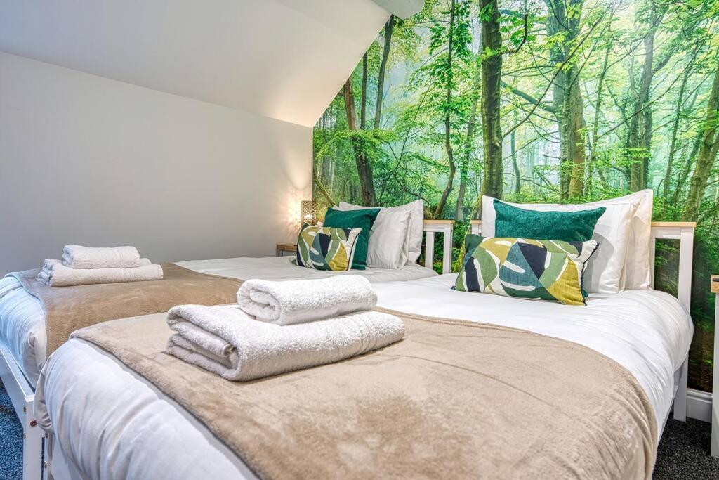 Delightful Two-Bedroom Cottage In The Heart Of ベイクウェル エクステリア 写真